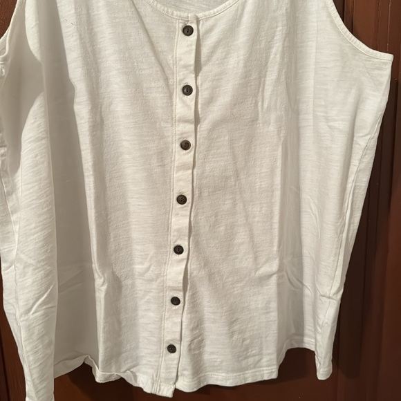 Button Up Tank - Picture 3 of 3